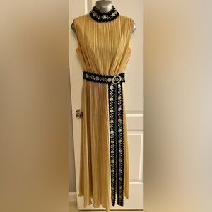 Elegant Gold and Black Sleeveless Dress
